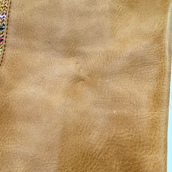 Multicolor Woven Straw Foldover Clutch with Tassel and Chain Strap - Picture 12 of 12